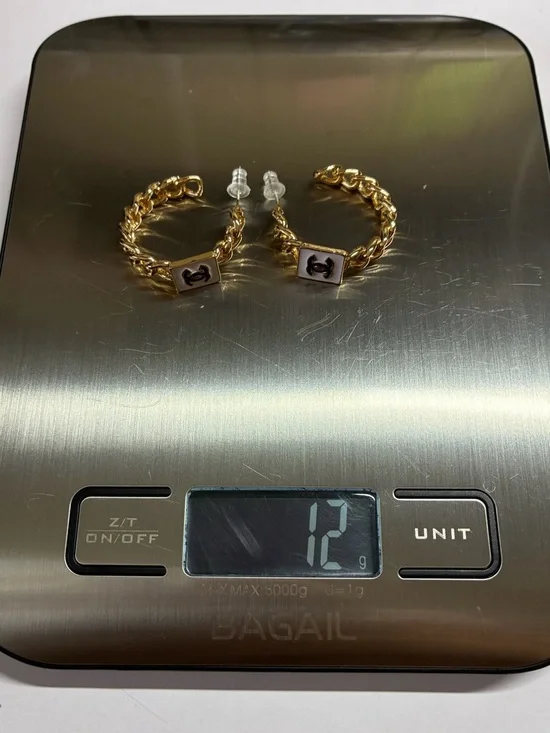 Luxury 18K Gold and White Chain Hoop Earrings with Chanel Logo Plaques - Picture 5 of 7